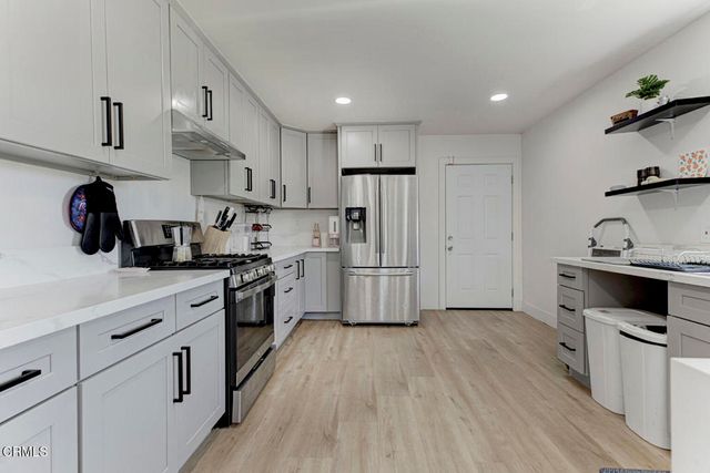 1255 W 85th Street, Los Angeles, CA 90044