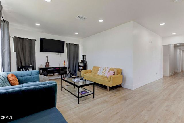 1255 W 85th Street, Los Angeles, CA 90044