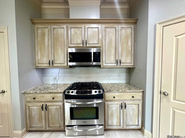 39339 Magazine Ave, Gonzales, LA 70737