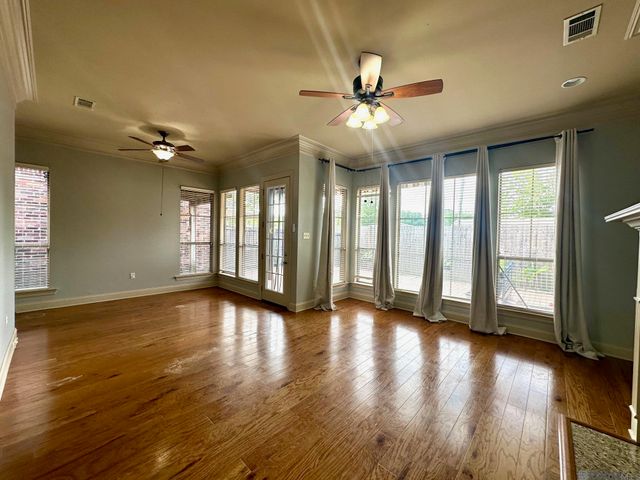 39339 Magazine Ave, Gonzales, LA 70737