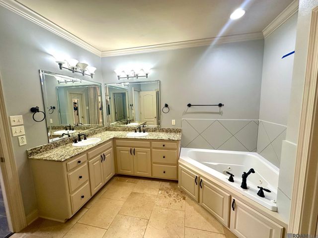 39339 Magazine Ave, Gonzales, LA 70737