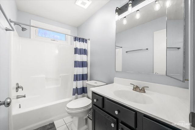 102 Chelsea Avenue, Sugar Grove, IL 60554