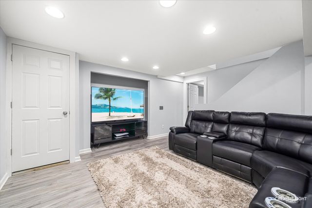 102 Chelsea Avenue, Sugar Grove, IL 60554