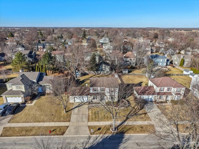 102 Chelsea Avenue, Sugar Grove, IL 60554