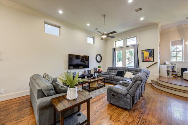 411 W 17th Street B, Houston, TX 77008