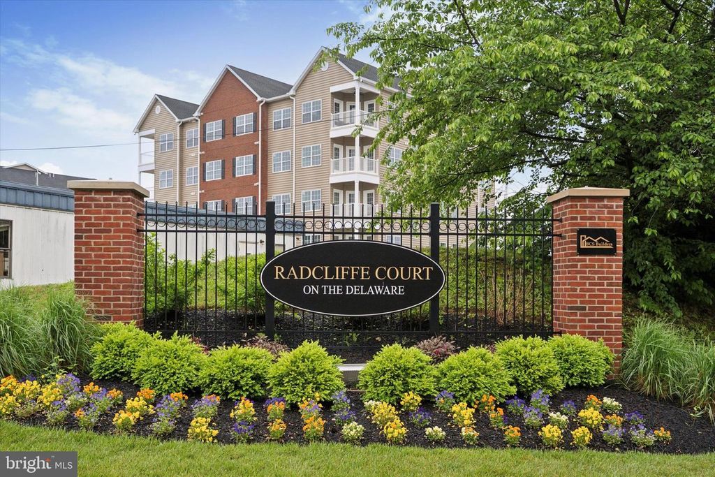 16353 RIVER VIEW CT, Bristol, PA 19007