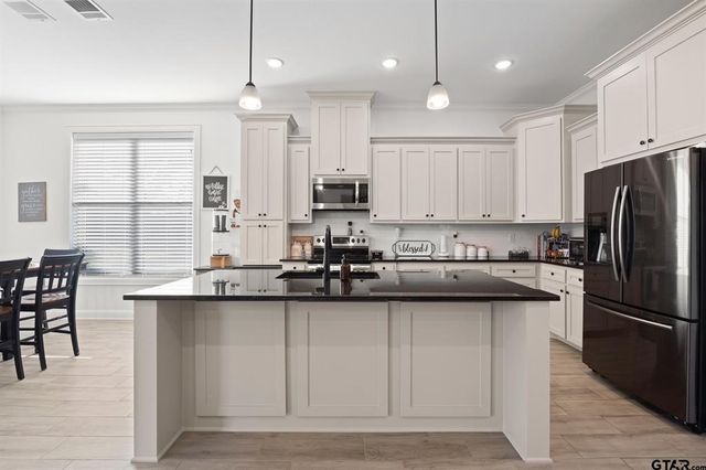 110 Rose Row Lane, Winona, TX 75792