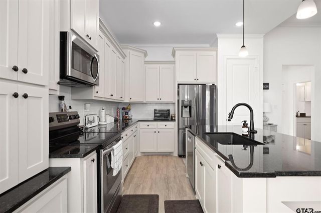 110 Rose Row Lane, Winona, TX 75792