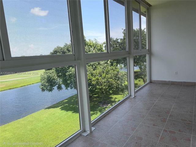13255 SW 7th Ct 401D, Pembroke Pines, FL 33027