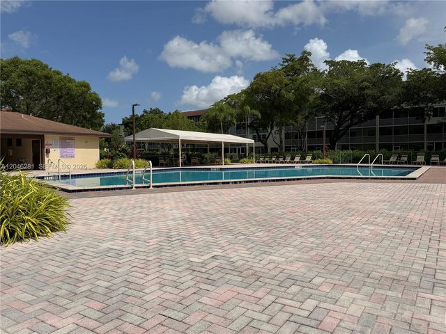 13255 SW 7th Ct 401D, Pembroke Pines, FL 33027