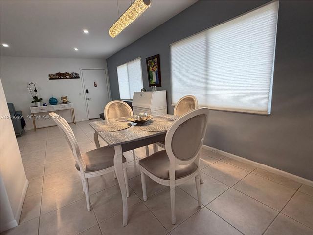 13255 SW 7th Ct 401D, Pembroke Pines, FL 33027