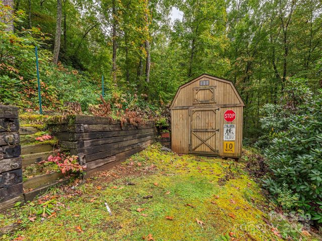 775 Chambers Cove Road, Canton, NC 28716