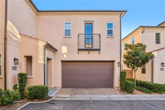 21982 Moveo Drive, Saugus, CA 91350