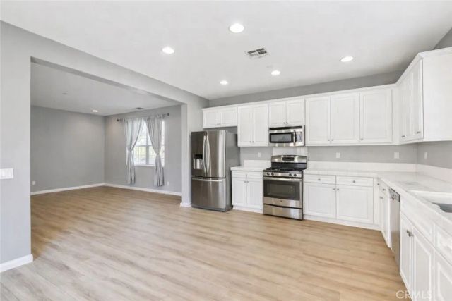 21982 Moveo Drive, Saugus, CA 91350