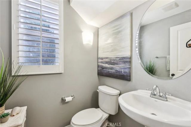 21982 Moveo Drive, Saugus, CA 91350