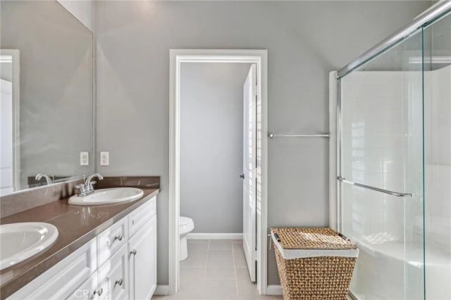 21982 Moveo Drive, Saugus, CA 91350