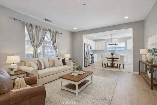 21982 Moveo Drive, Saugus, CA 91350