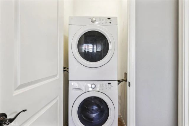 21982 Moveo Drive, Saugus, CA 91350