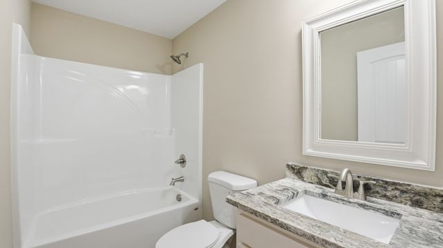 2317 E LINCOLN ST, Tullahoma, TN 37388