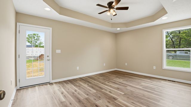 2317 E LINCOLN ST, Tullahoma, TN 37388