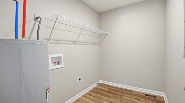 2317 E LINCOLN ST, Tullahoma, TN 37388