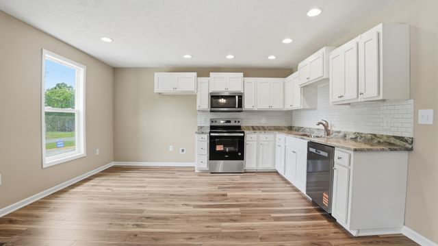 2317 E LINCOLN ST, Tullahoma, TN 37388