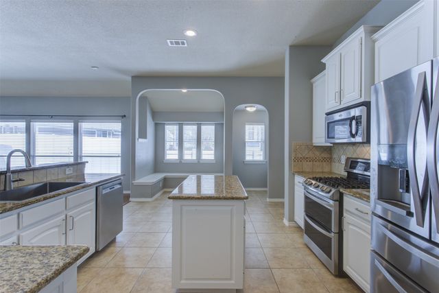 5025 Bacon Drive, Fort Worth, TX 76244