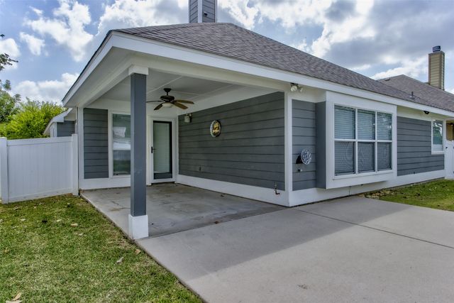 5025 Bacon Drive, Fort Worth, TX 76244