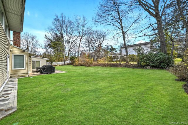 5 Fieldstone Lane, Great Neck, NY 11020