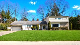 5 Fieldstone Lane, Great Neck, NY 11020