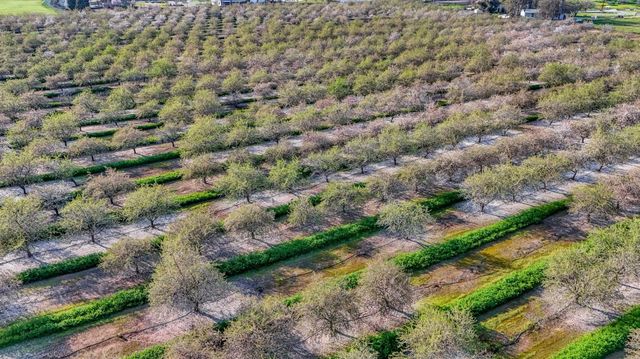 12009 E Shaw Avenue, Clovis, CA 93619