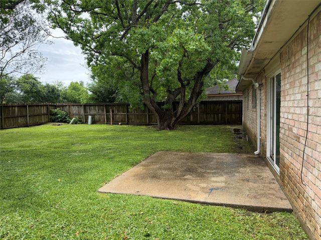 17234 Heritage Bay Drive, Webster, TX 77598