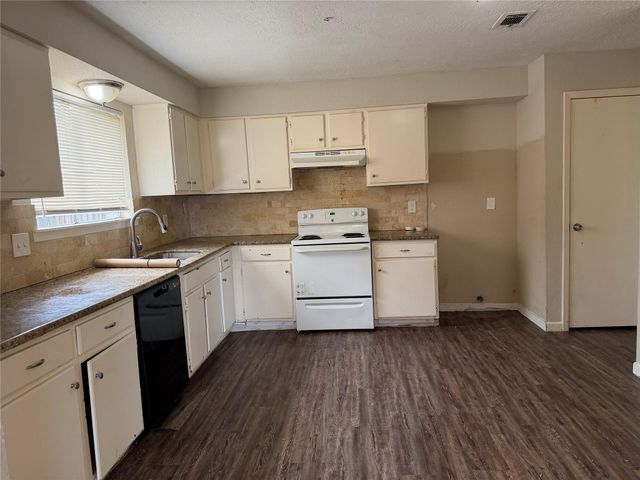 17234 Heritage Bay Drive, Webster, TX 77598