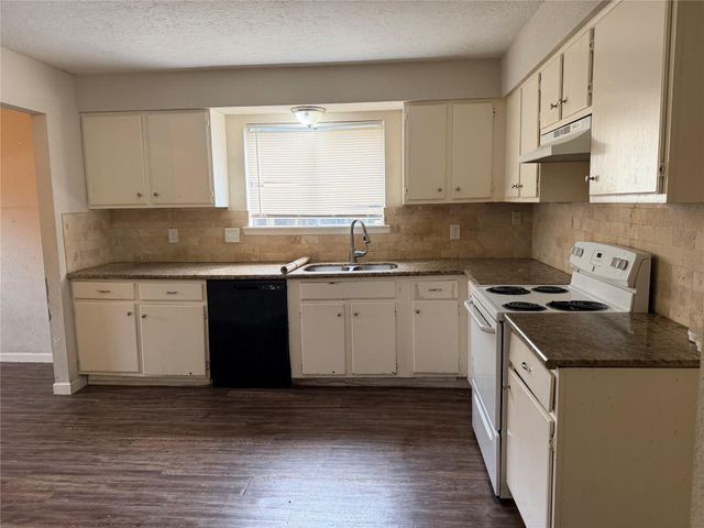 17234 Heritage Bay Drive, Webster, TX 77598