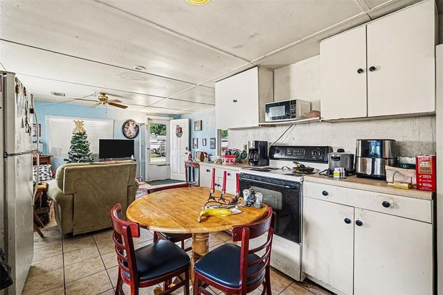 2518 ELM STREET, Seffner, FL 33584