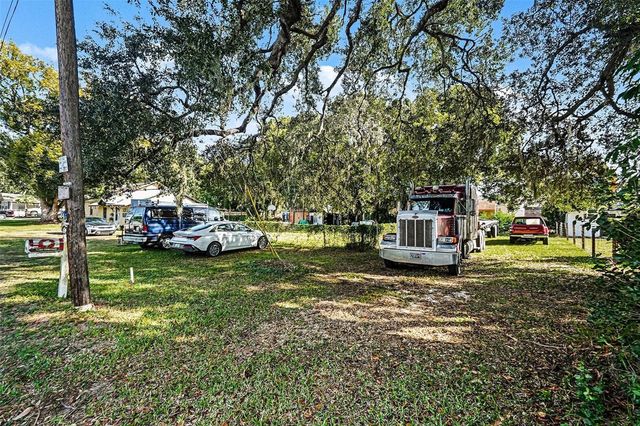 2518 ELM STREET, Seffner, FL 33584