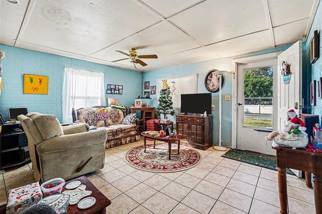 2518 ELM STREET, Seffner, FL 33584