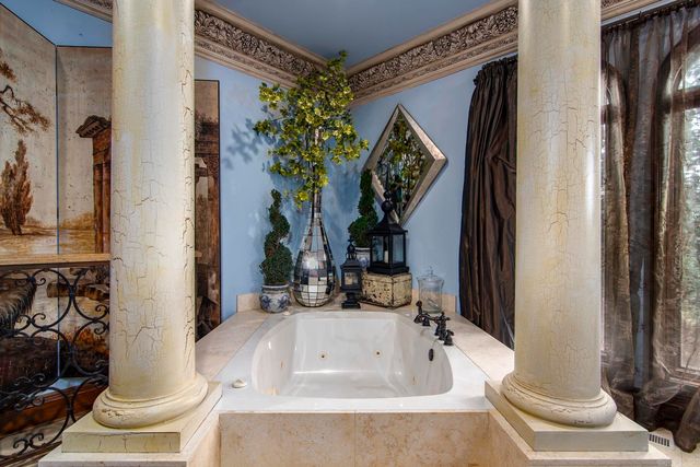 15 Spring Valley Lane, Little Rock, AR 72223