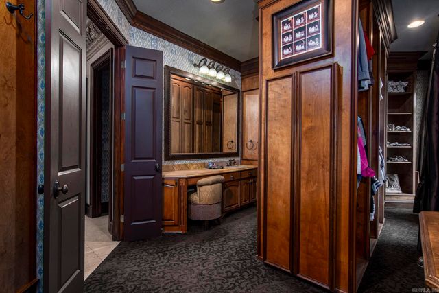 15 Spring Valley Lane, Little Rock, AR 72223