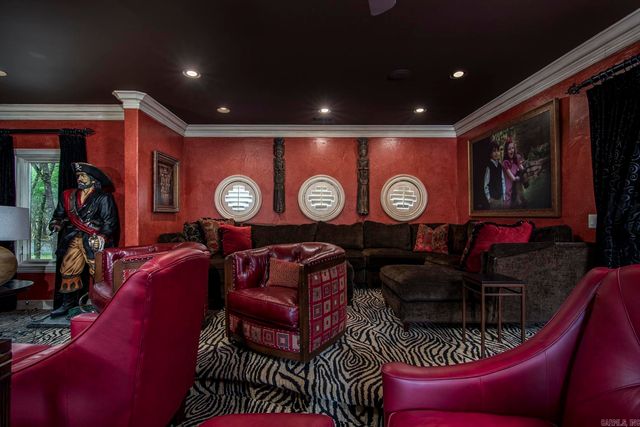 15 Spring Valley Lane, Little Rock, AR 72223