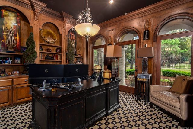 15 Spring Valley Lane, Little Rock, AR 72223