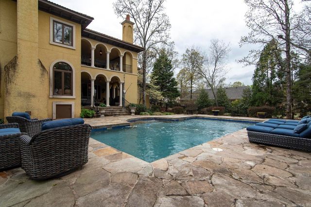 15 Spring Valley Lane, Little Rock, AR 72223