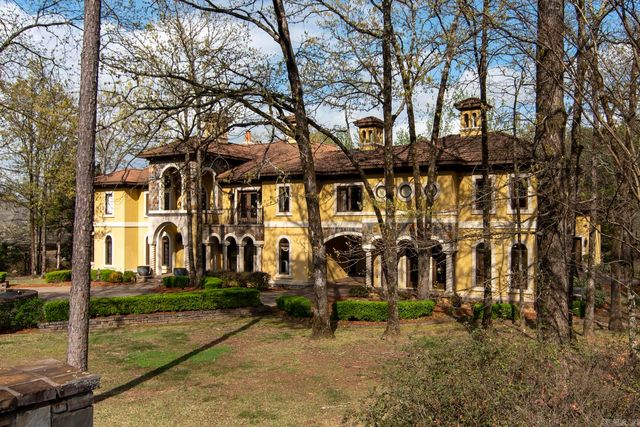 15 Spring Valley Lane, Little Rock, AR 72223