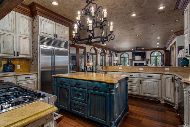 15 Spring Valley Lane, Little Rock, AR 72223