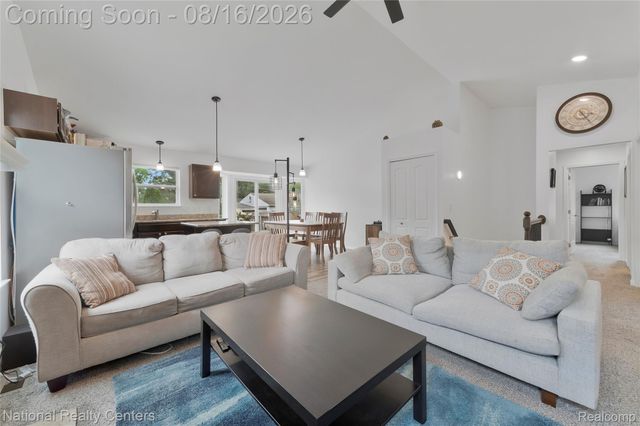 27621 Pembroke Street, Livonia, MI 48152