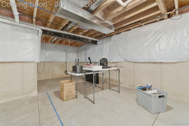 27621 Pembroke Street, Livonia, MI 48152