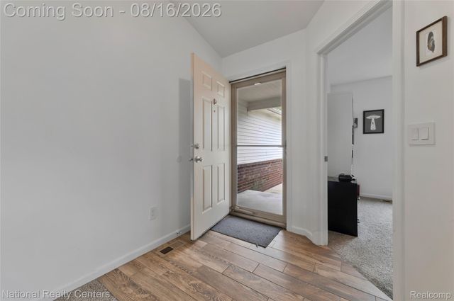 27621 Pembroke Street, Livonia, MI 48152