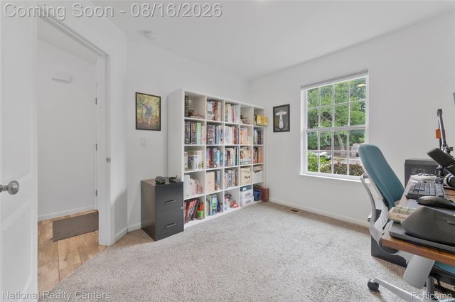27621 Pembroke Street, Livonia, MI 48152