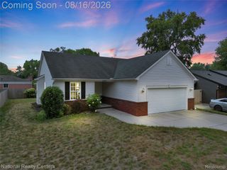 27621 Pembroke Street, Livonia, MI 48152