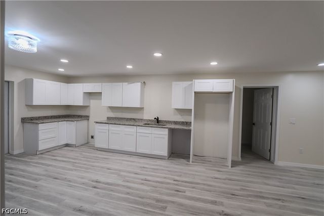2222 Unity AVE, Fort Myers, FL 33901